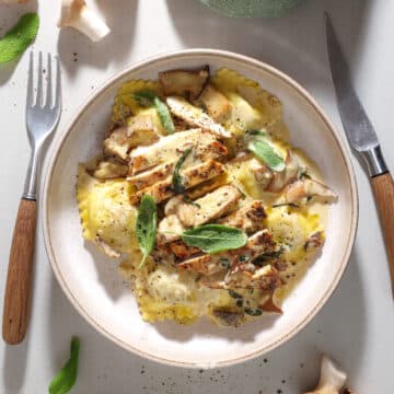 Ravioli med kylling, salvie og fløde – nem opskrift