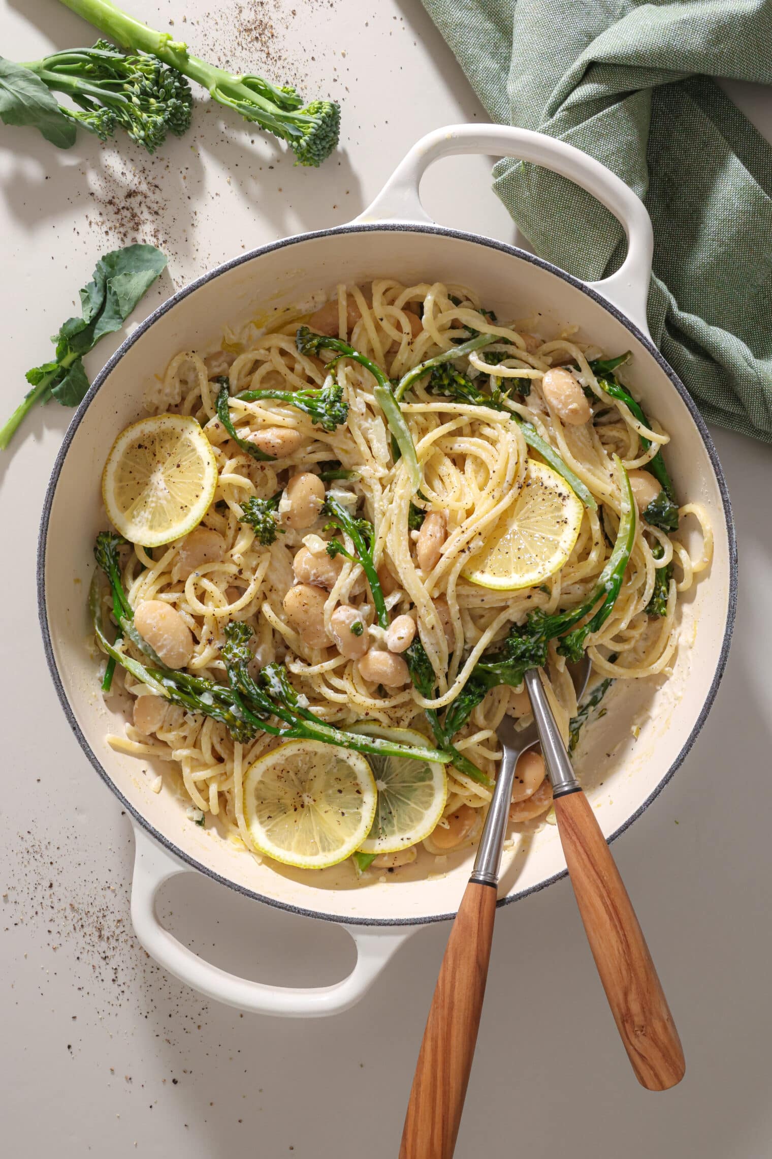 Citronpasta med ricotta og butter beans – klar på 20 minutter