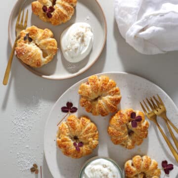 Æbledonuts – nemme æbleringe med butterdej