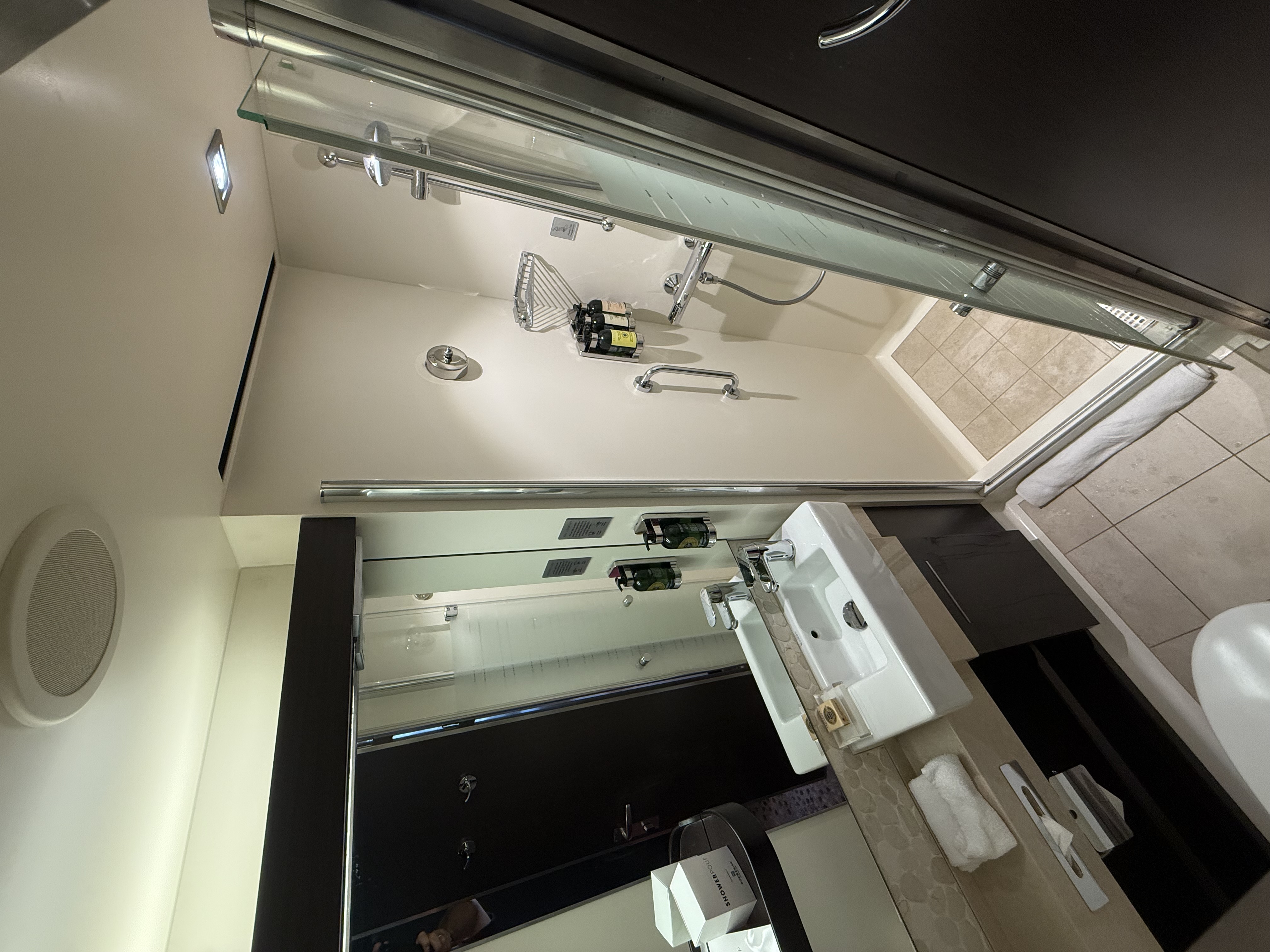 Entré i Haven Aft-Facing Penthouse 13906 — vy från hallen