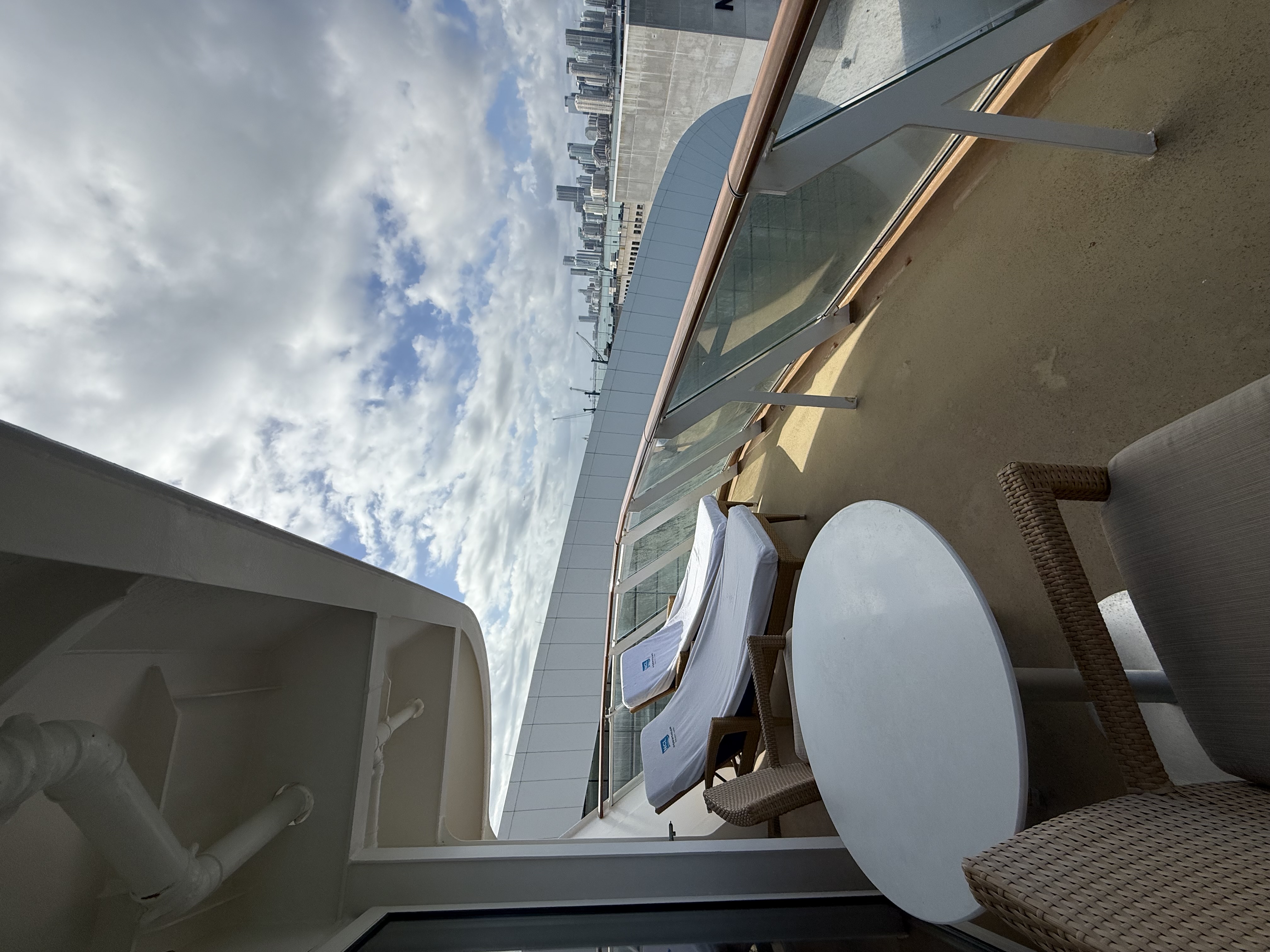 Badrumsdetaljer och Elemis-produkter Norwegian Escape Haven