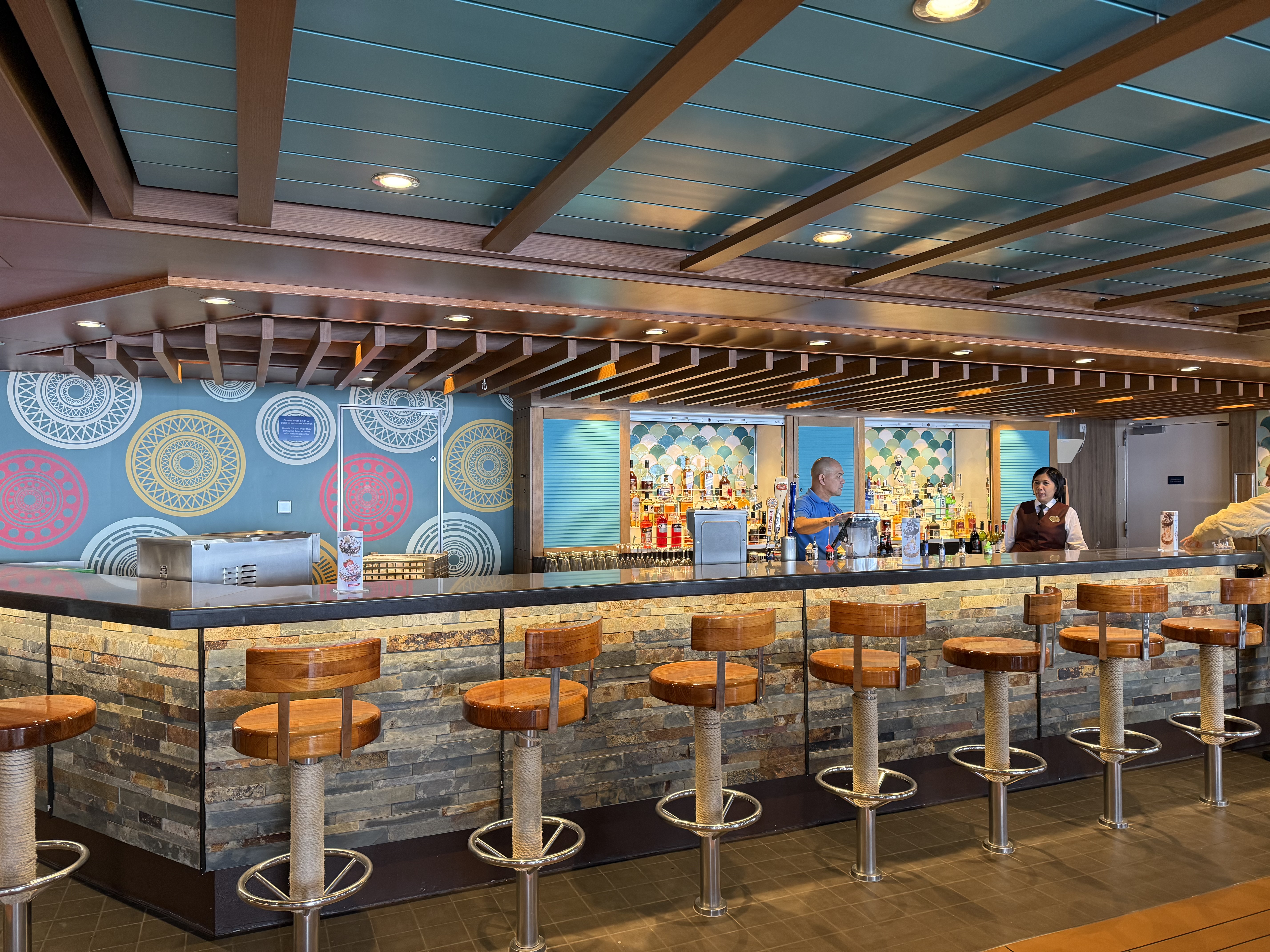 Havet från Norwegian Escape — på väg bort från Great Stirrup Cay