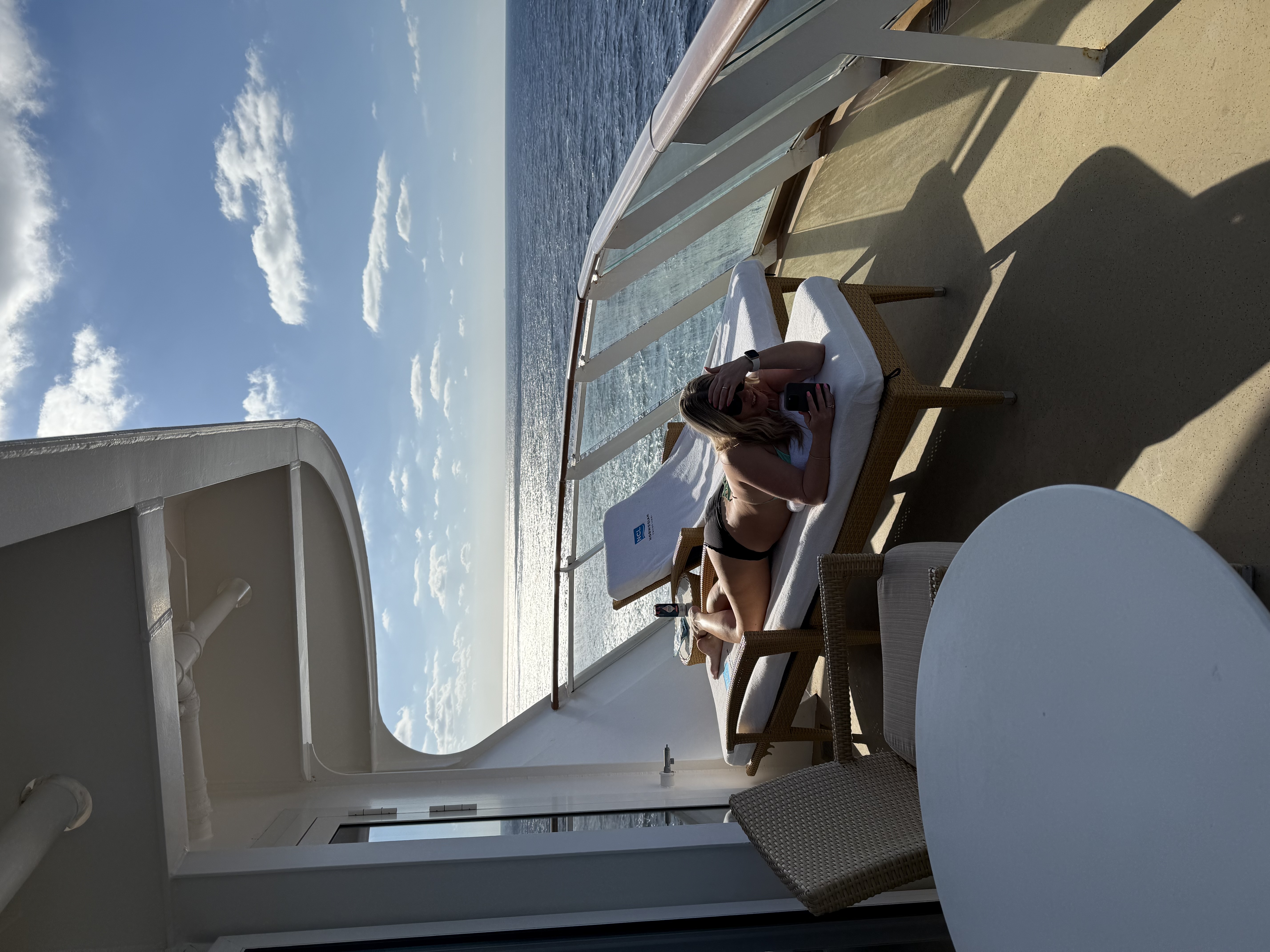 Morgonen på sista sjödagen mot Miami — terrassen på Norwegian Escape