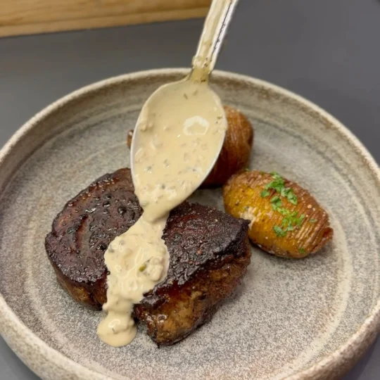 Oksemørbrad bøffer med pebersauce