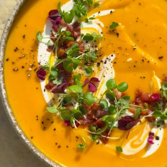 Krydret græskarsuppe – Hokkaidosuppe