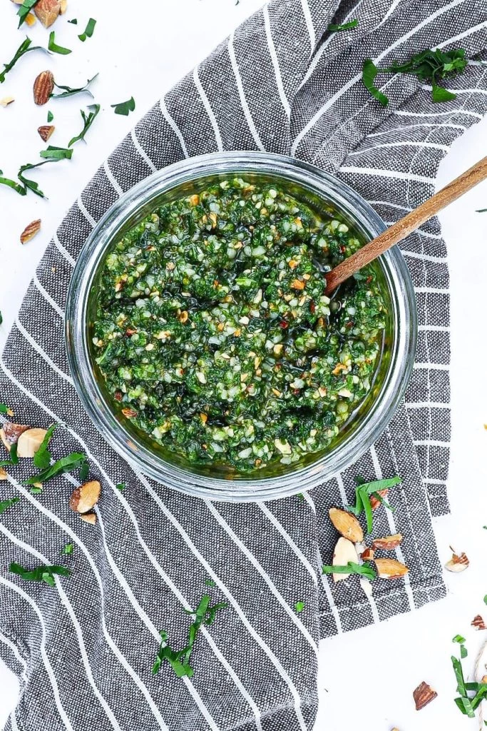 Grønkålspesto - Opskrift på hjemmelavet pesto med grønkål