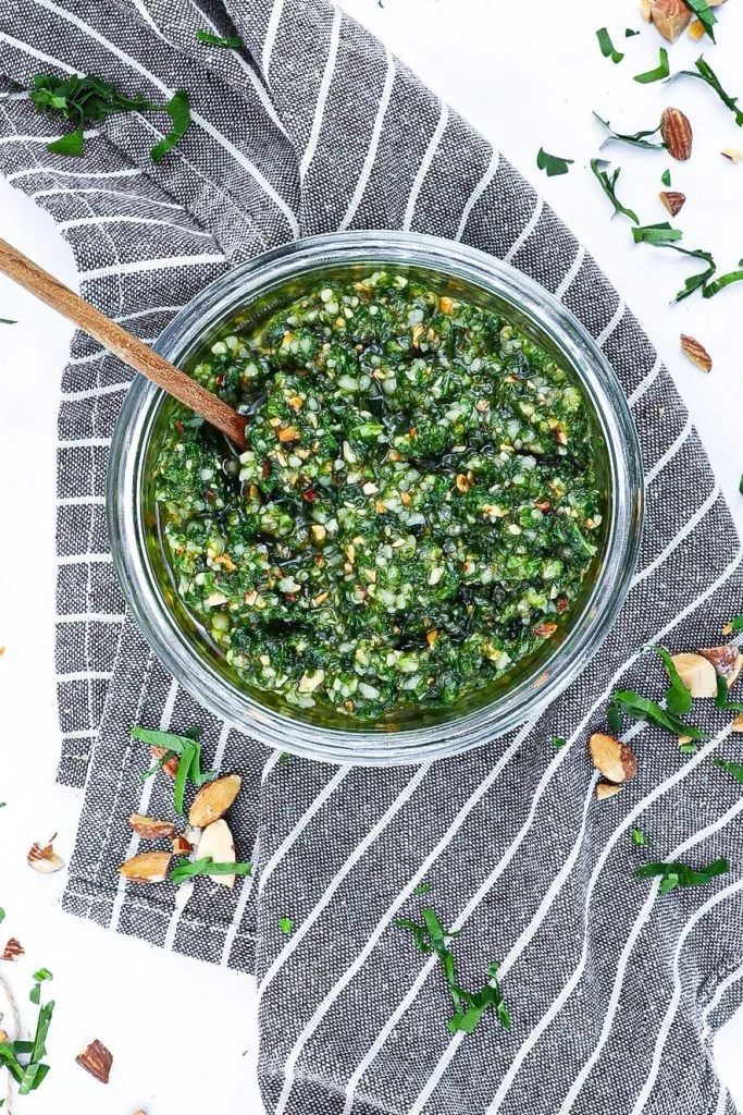 Grønkålspesto - Opskrift på hjemmelavet pesto med grønkål