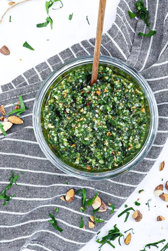 Grønkålspesto - Opskrift på hjemmelavet pesto med grønkål