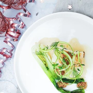 Opskrift på den bedste Nytårstorsk med sennepssauce og pak choi