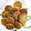 Kikærte frikadeller - Opskrift med couscous og grøntsager