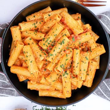 Pasta mde cremet tomatsauce