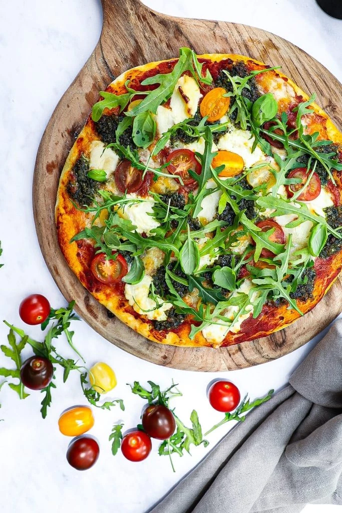 Pizza margherita - Opskrift på pizza margherita deluxe