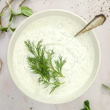 Dilddressing - Opskrift på dilddressing med creme fraiche