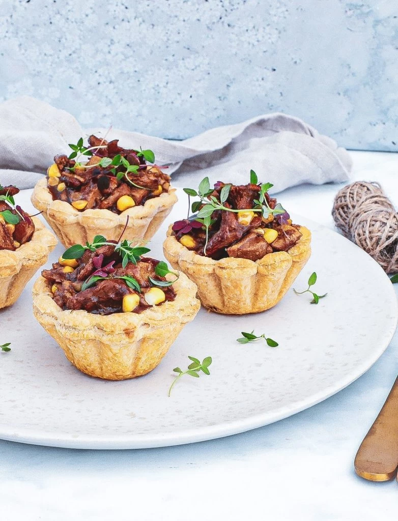 Tarteletter med rester - Opskrift med grydekylling og skysauce