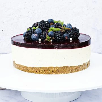 Cheesecake med brombær - Opskrift på nem og skøn cheesecake
