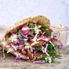 Pulled lamb pita - Opskrift med kålsalat og chilidressing