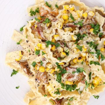 Cremet pasta med kantareller - Opskrift på nem pastaret