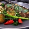 Fransk bøf - Opskrift på bøf med kryddersmør og hasselback