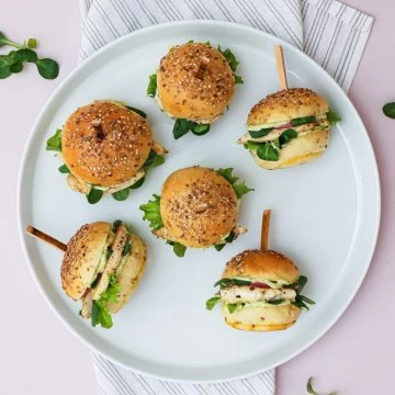 Sliders med kylling - Opskrift på sliders med estragon mayo