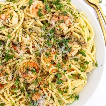 Pasta med hvidløgsrejer - Opskrift på pasta med rejer og hvidløg