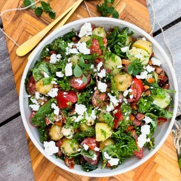 Kartoffelsalat - Opskrift med panchetta, tomat og feta