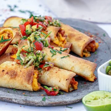 Sprøde tortilla ruller - Opskrift på taquitos med kylling
