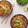 Asiatisk nudelsalat med kylling - Opskrift på nudelsalat