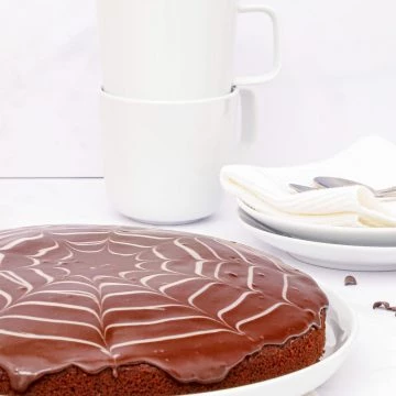Halloween kage - Opskrift på halloween chokoladekage med appelsin