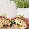 Calzone med spaghetti, kylling, svampe - Opskrift på calzone