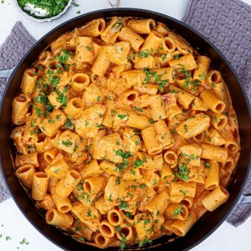 One pot cajun pasta med kylling - Opskrift på cremet one pot pasta
