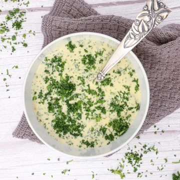 Persillesauce - Opskrift på nem persillesovs - Opbagt sauce