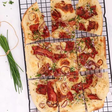 Tarte Flambée - Fransk pizza - Opskrift på Flammkuchen