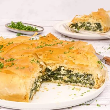 Spanakopita - Opskrift på græsk spinattærte med filodej