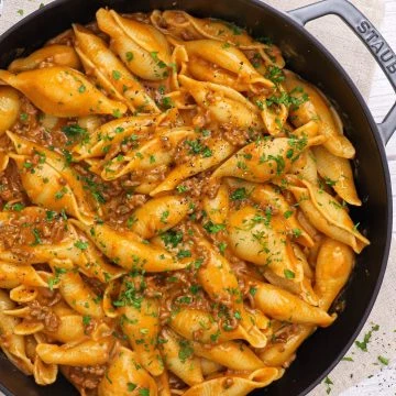 One pot cheese burger pasta - Opskrift på hjemmelavet Hamburger Helper