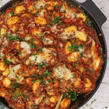 Bagt gnocchi bolognese - Opskrift på bagt gnocchi med kødsauce