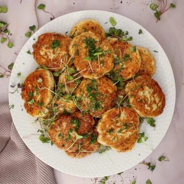 Pandestegte fiskefrikadeller - Opskrift på klassiske fiskefrikadeller