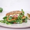 Fiskefrikadelle sandwich - Opskrift på sandwich med fiskefrikadeller