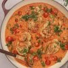 Kylling i cremet tomatsauce - Opskrift kylling i tomatsauce