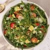 Ruccolasalat med tomat, avocado og pesto - Opskrift med ruccola