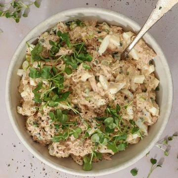 Spicy tunsalat med æg - Opskrift på tunsalat med æg og chili