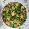 Kartoffelsalat med bacon, æble og sennepsvinaigrette