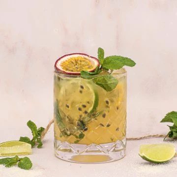 Passionsfrugt mojito - Opskrift på mojito med passionsfrugt