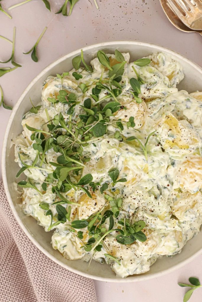 Tzatziki kartoffelsalat - Opskrift tzatziki kartoffelsalat