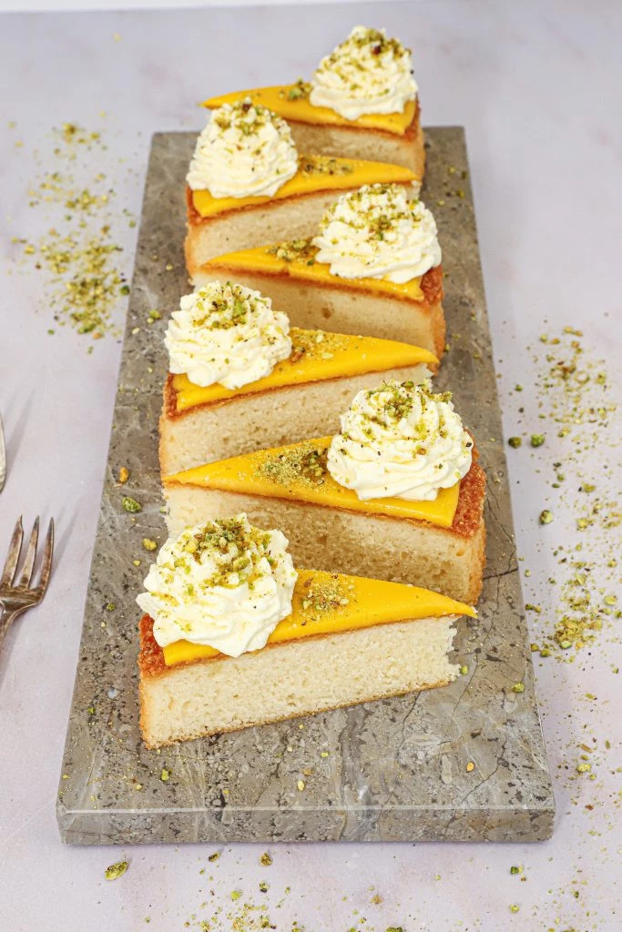 Citronmåne med mascarponecreme og pistacie - Nem citronmåne