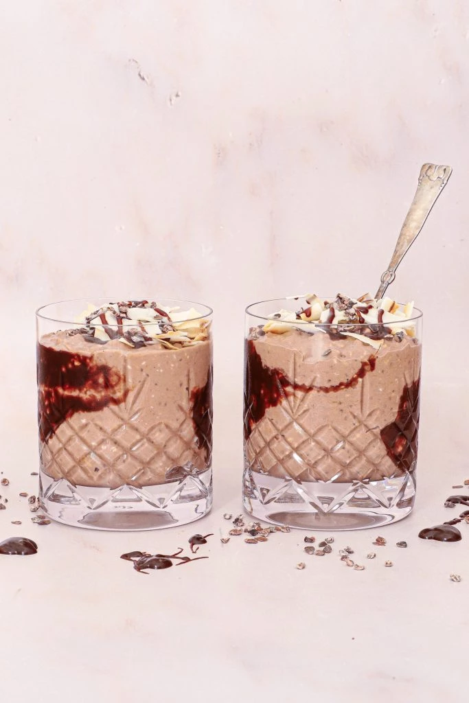 Overnight oats med kokosmælk og kakao - Bounty køleskabsgrød